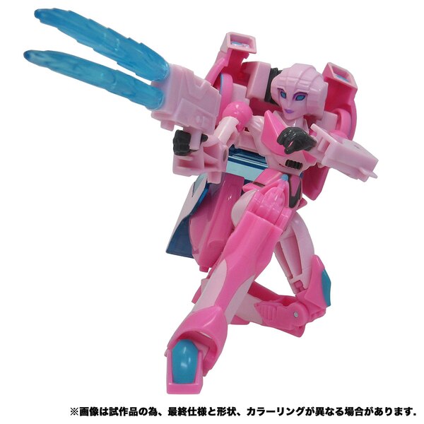 Takara Cyberverse Action Master 07 Arcee Official Images  (2 of 5)